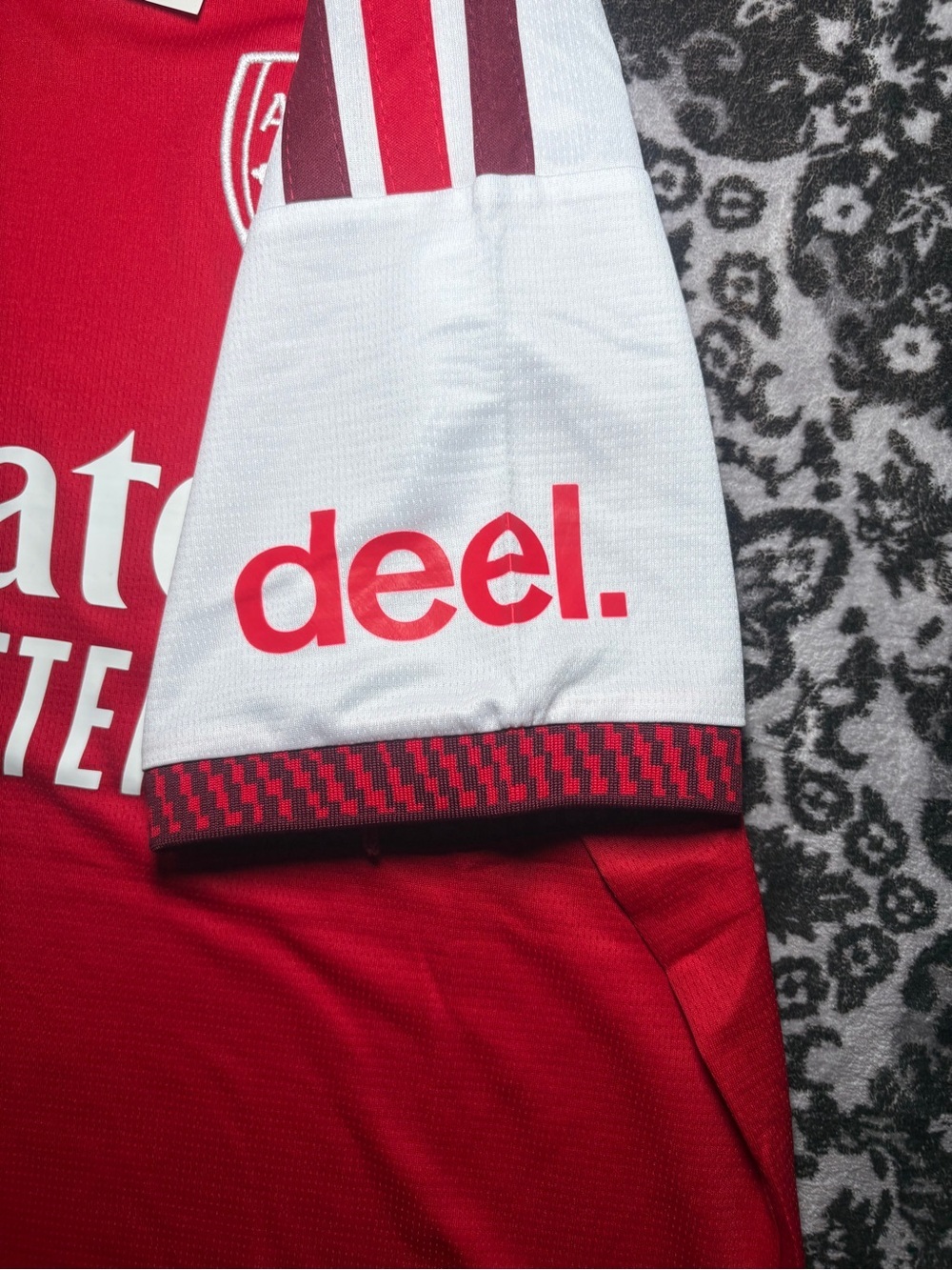 Arsenal Home 2026/27 Jersey Men Sizes - Picture 4 of 5
